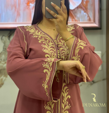 👑🔴 قفطان مغربي أنيق
