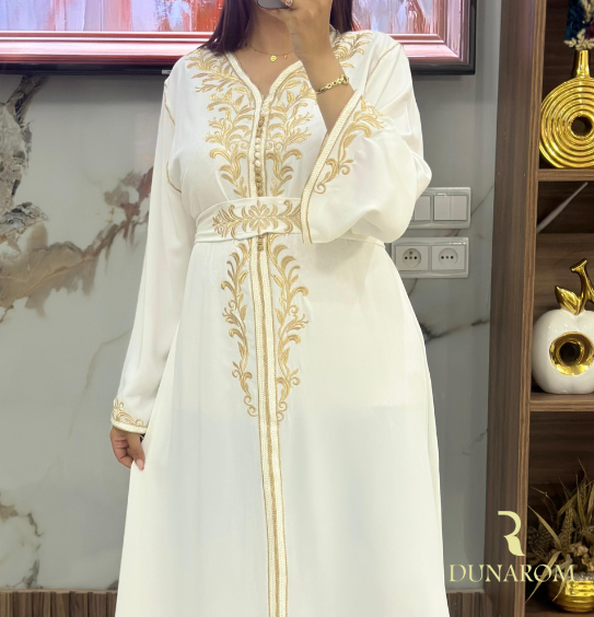👑🔴 قفطان مغربي أنيق